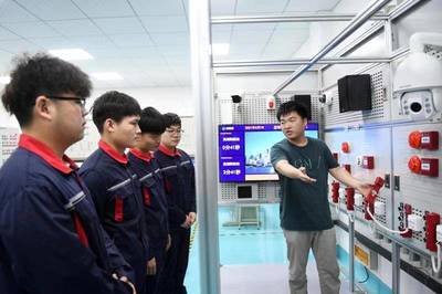 大力發(fā)展職業(yè)教育 服務經(jīng)濟高質量發(fā)展與技術推廣